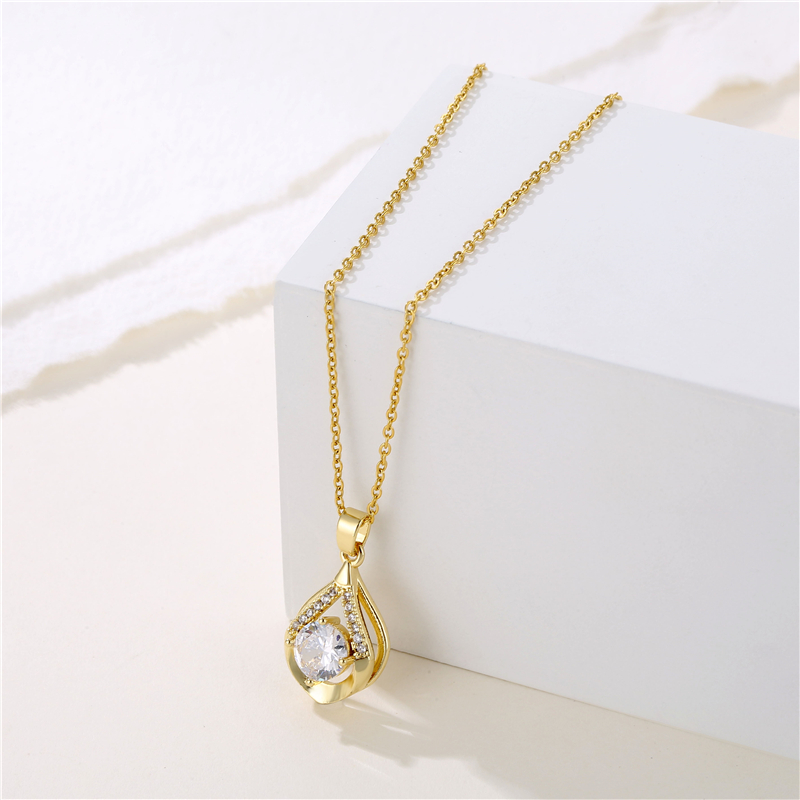 Stainless Steel Titanium Steel 18K Gold Plated Retro Plating Inlay Water Droplets Heart Shape Snowflake Zircon Pendant Necklace display picture 6