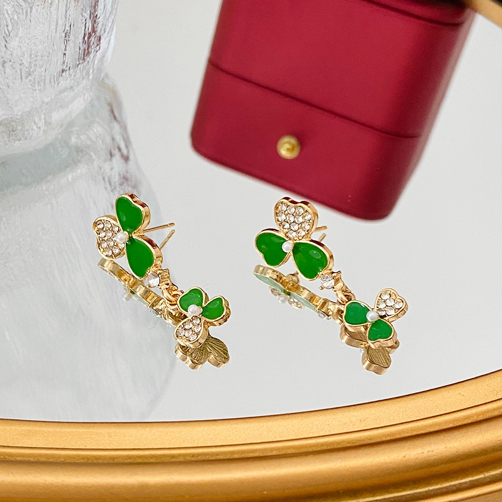 1 Pair Simple Style Shamrock Alloy Inlay Rhinestones 14k Gold Plated St. Patrick Women's Ear Studs display picture 4