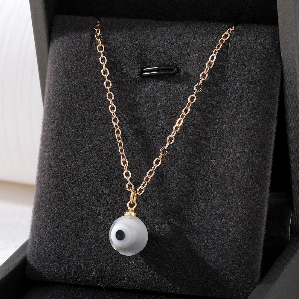 1 Piece Casual Devil's Eye Resin Women's Pendant Necklace display picture 8