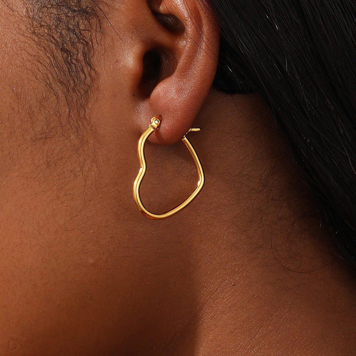 1 Paar Einfacher Stil Herzform Überzug 201 Edelstahl 18 Karat Vergoldet Ohrringe display picture 11