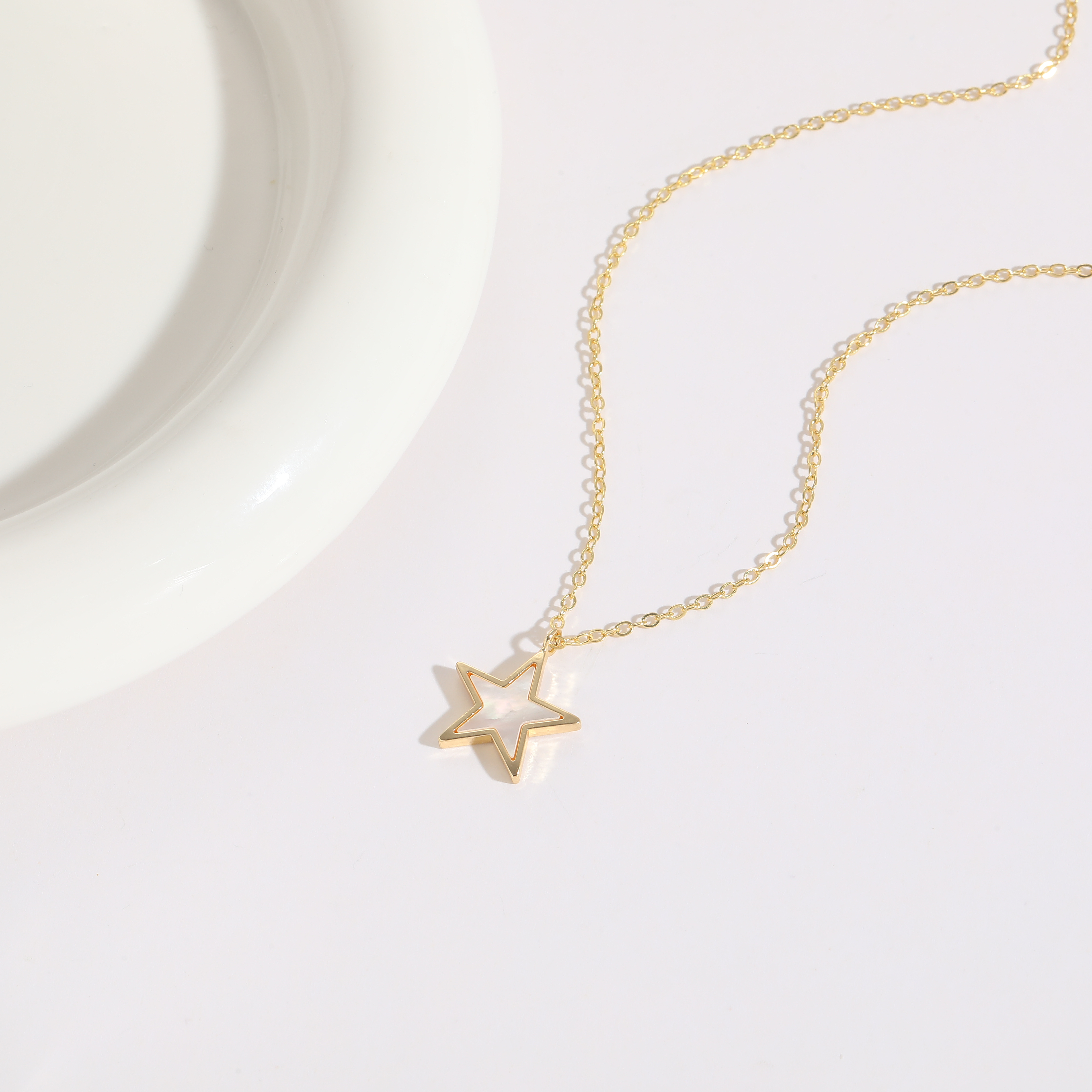 1 Piece Korean Style Star Butterfly Copper Pearl Plating Inlay Shell 14k Gold Plated Pendant Necklace display picture 5