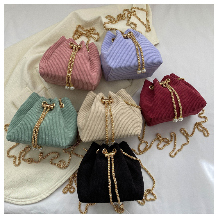 Women's Polyester Solid Color Classic Style Bucket String Crossbody Bag display picture 9