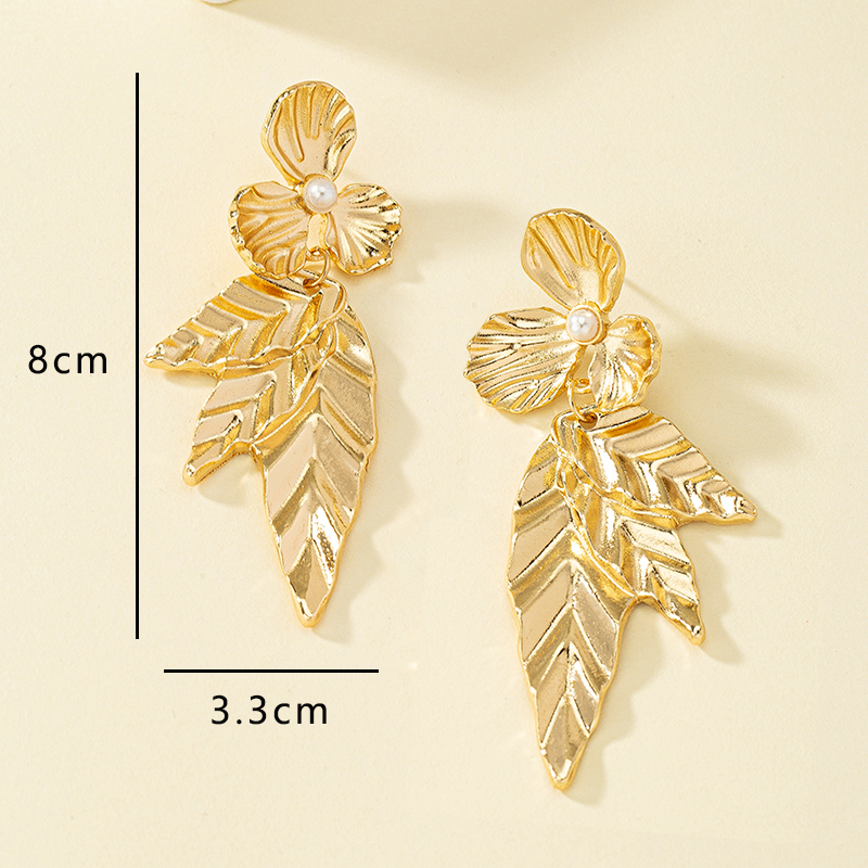 Wholesale Jewelry 1 Pair Retro Leaves Flower Alloy Pearl Drop Earrings display picture 6