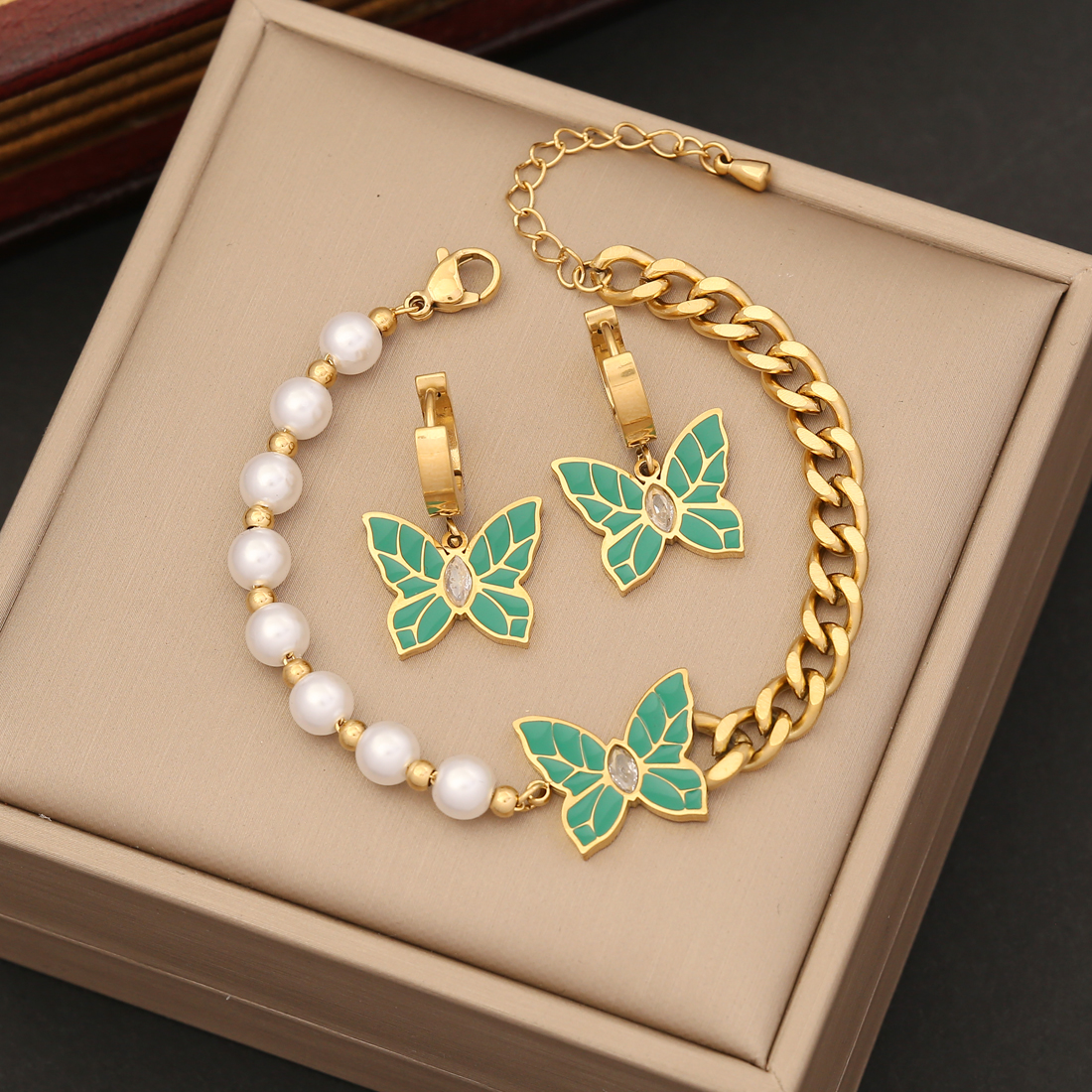Wholesale Elegant Butterfly Stainless Steel Bracelets Earrings Necklace display picture 2