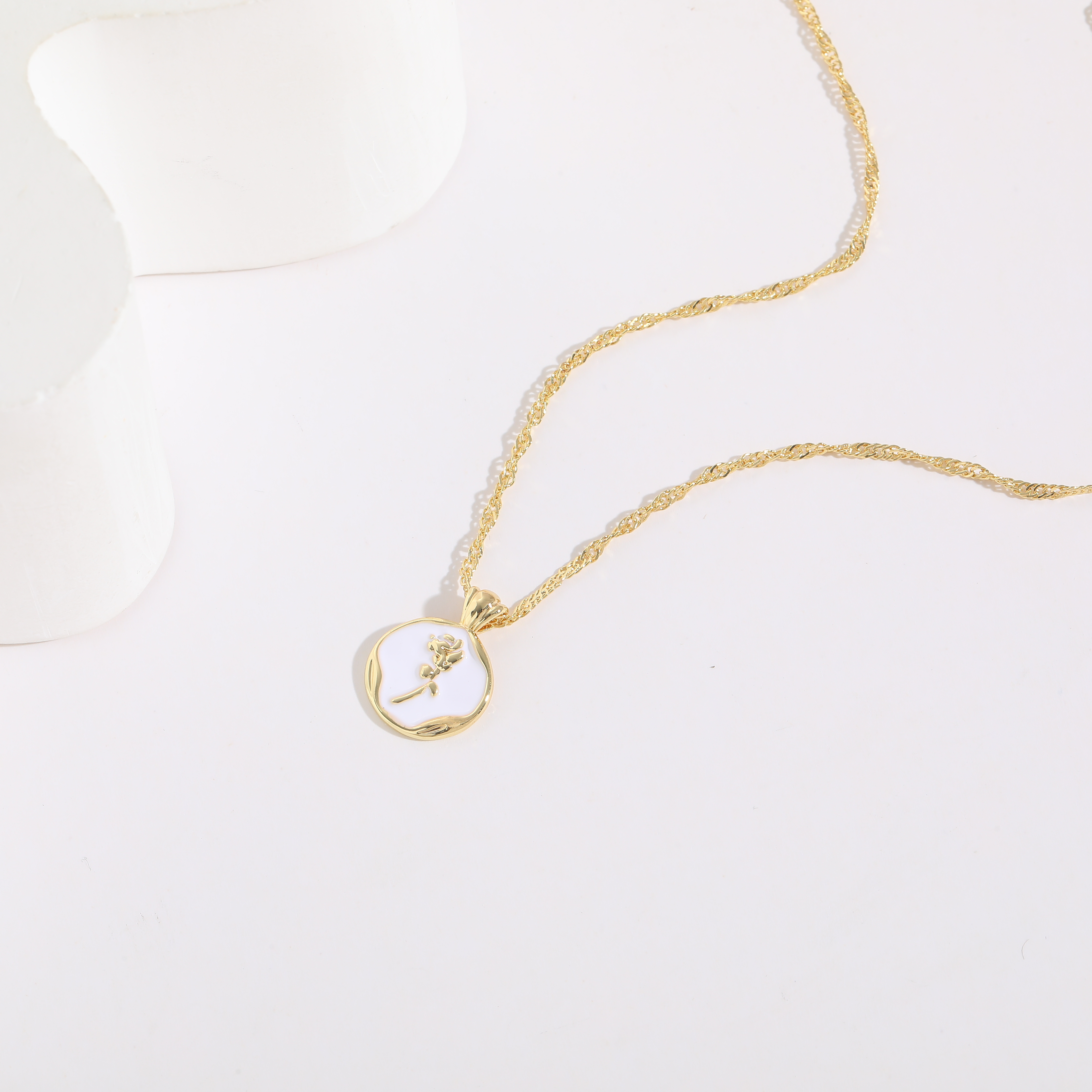 Style Simple Fleur Le Cuivre Irrégulière Plaqué Or 14k Pendentif display picture 5