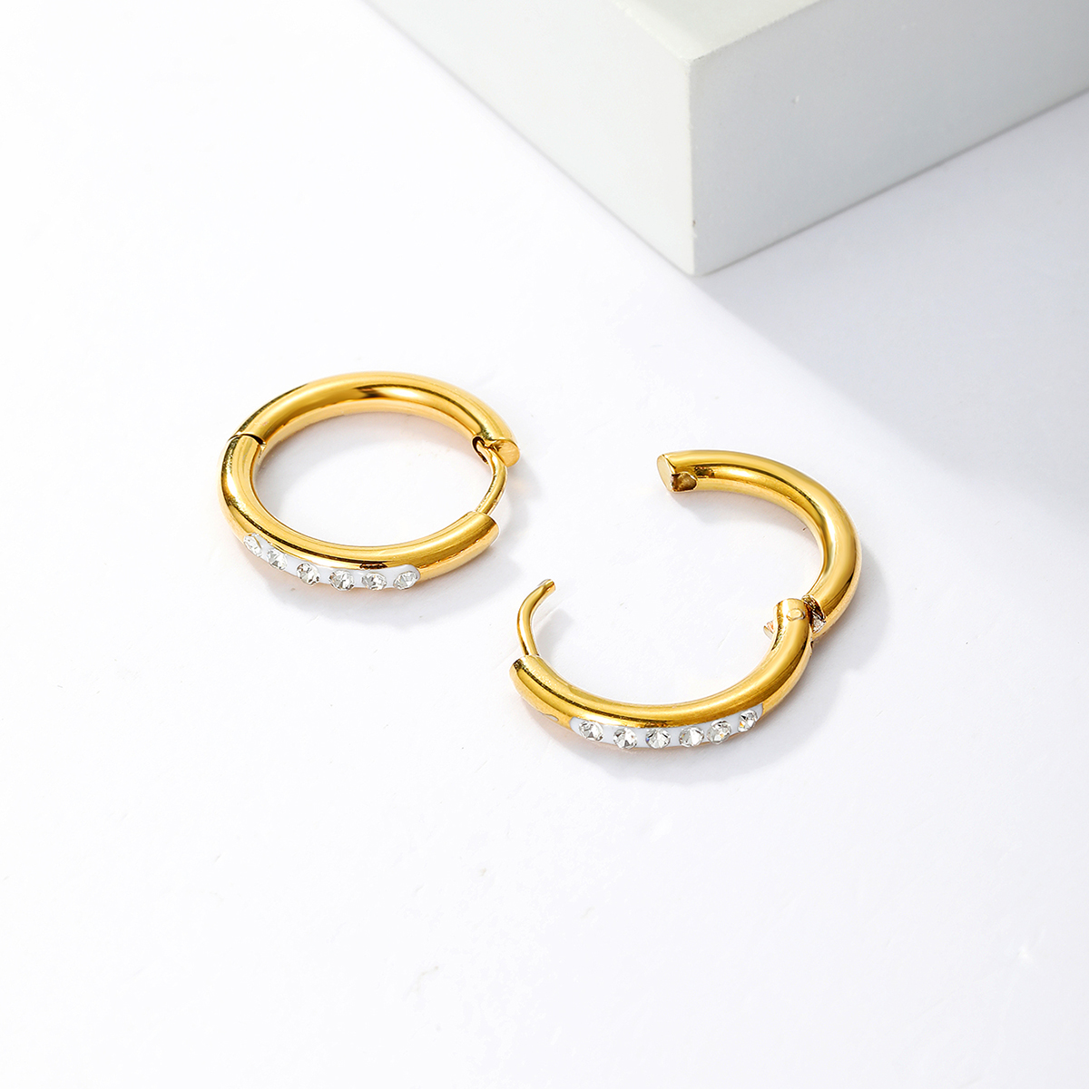 1 Pair Cool Style Circle Plating Inlay Stainless Steel Rhinestones 18K Gold Plated Hoop Earrings display picture 3