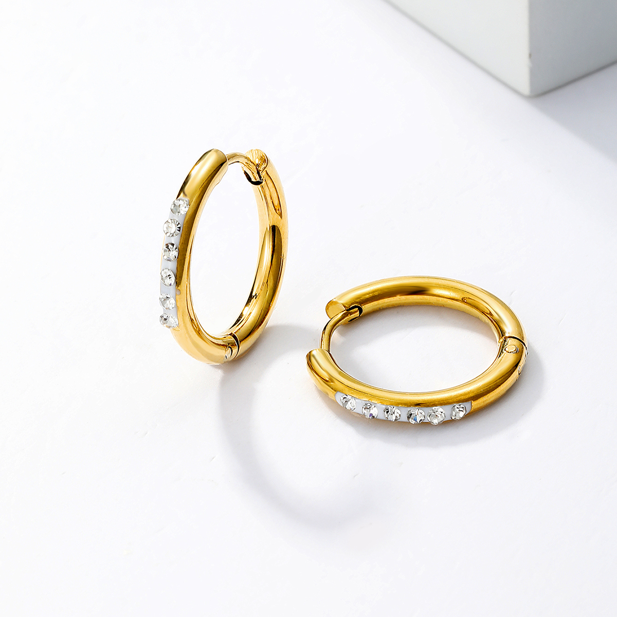 1 Pair Cool Style Circle Plating Inlay Stainless Steel Rhinestones 18K Gold Plated Hoop Earrings display picture 4