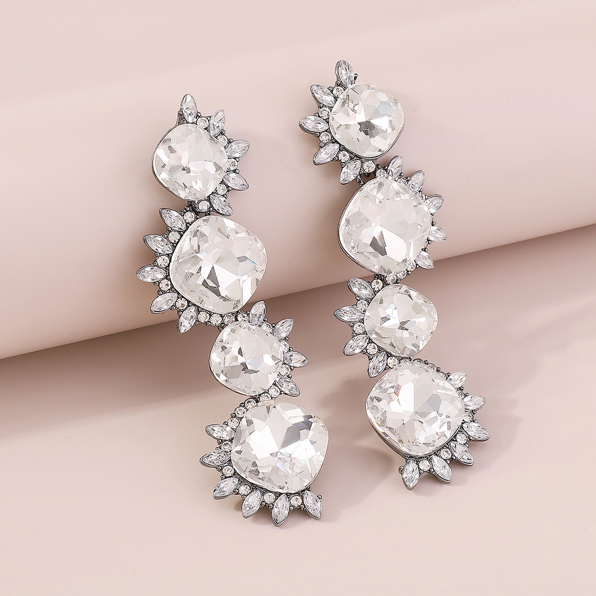 Wholesale Jewelry 1 Pair Simple Style Water Droplets Alloy Rhinestone Rhinestones Drop Earrings display picture 5