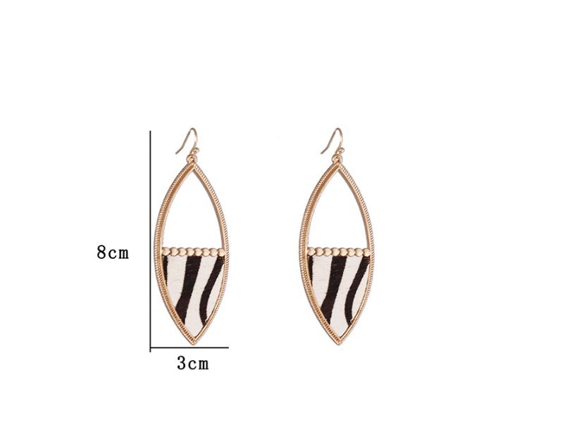 1 Pair Casual Stripe Leopard Alloy Plating Hollow Out Women's Drop Earrings display picture 5