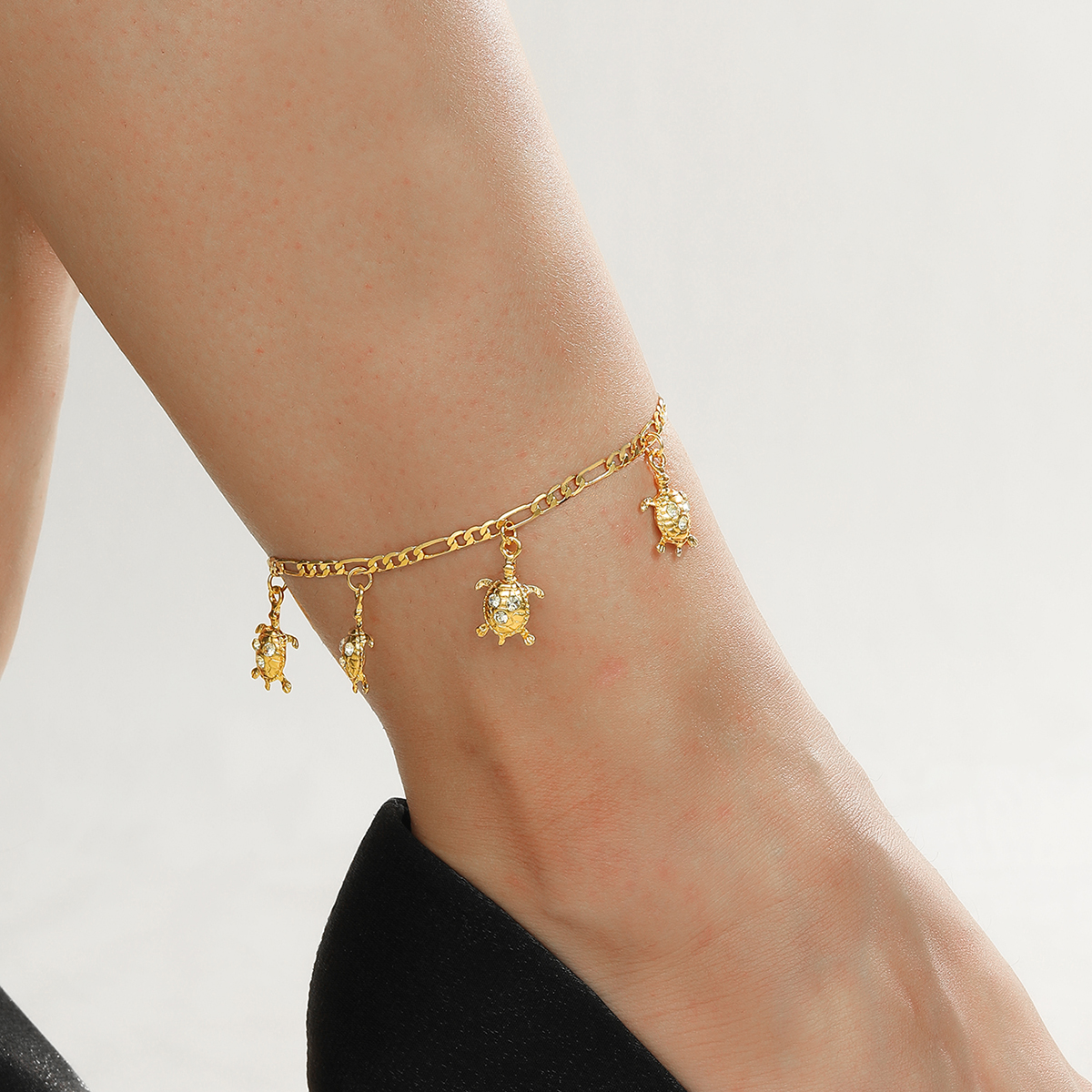 Casual Tortoise Star Dolphin 18k Gold Plated Copper Wholesale Anklet display picture 2