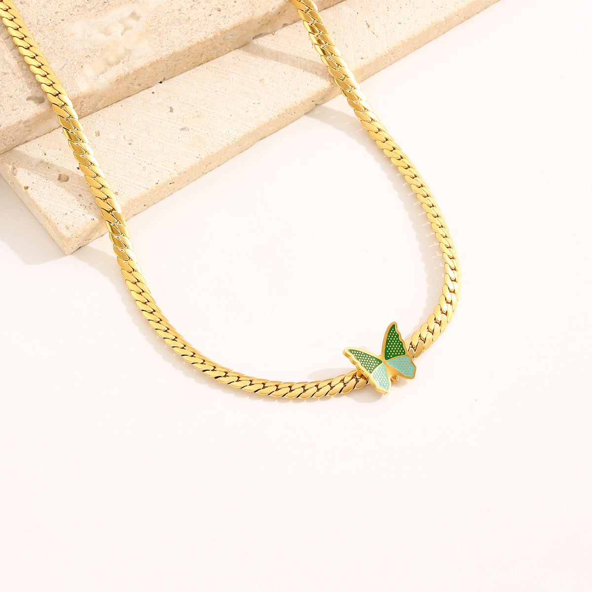 Wholesale Simple Style Butterfly Stainless Steel 14k Gold Plated Resin Necklace display picture 3