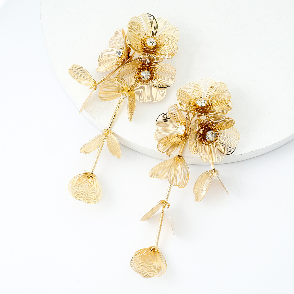 Wholesale Jewelry 1 Pair Elegant Flower Alloy Artificial Diamond Drop Earrings display picture 4