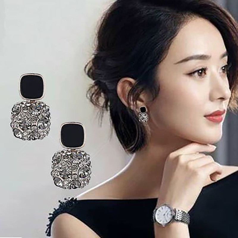 Wholesale Jewelry 1 Pair Modern Style Square Alloy Artificial Diamond Gold Plated Drop Earrings display picture 2