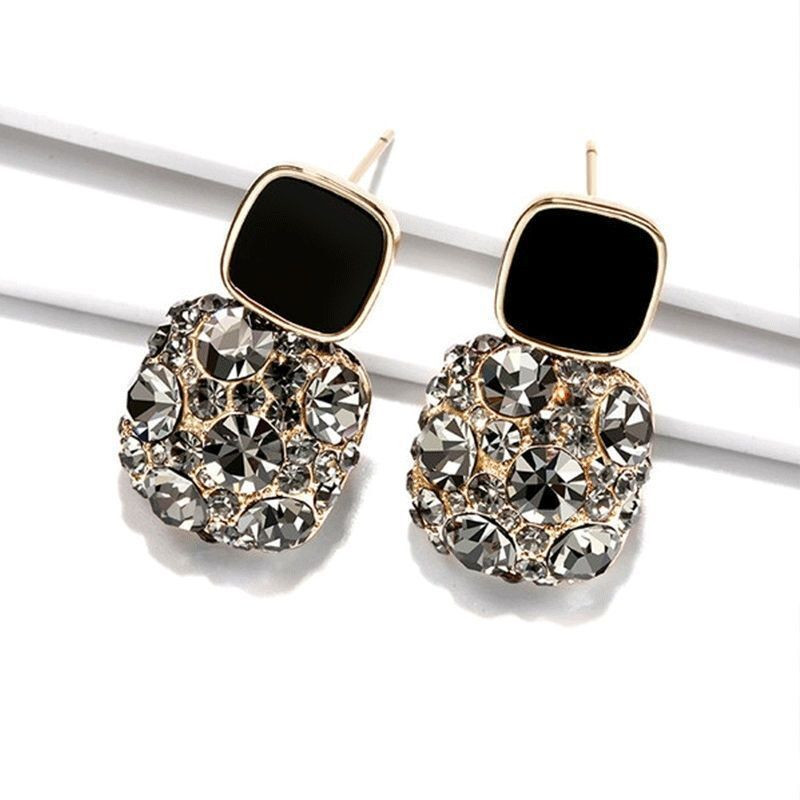 Wholesale Jewelry 1 Pair Modern Style Square Alloy Artificial Diamond Gold Plated Drop Earrings display picture 7