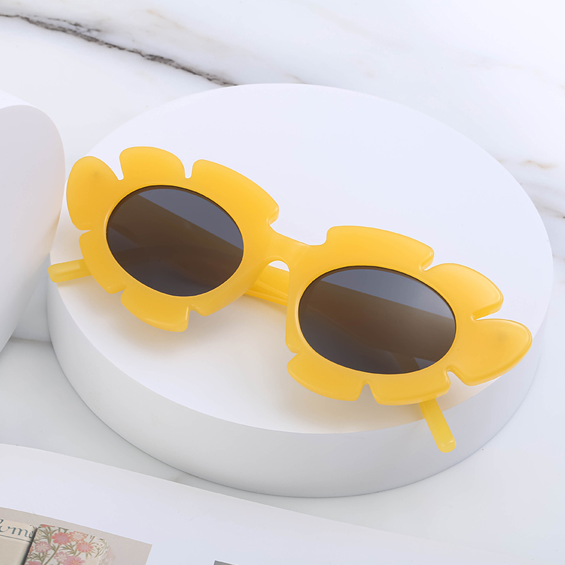 Casual Funny Solid Color Pc Special-shaped Mirror Full Frame Women's Sunglasses display picture 2