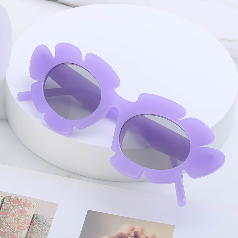 Casual Funny Solid Color Pc Special-shaped Mirror Full Frame Women's Sunglasses display picture 3