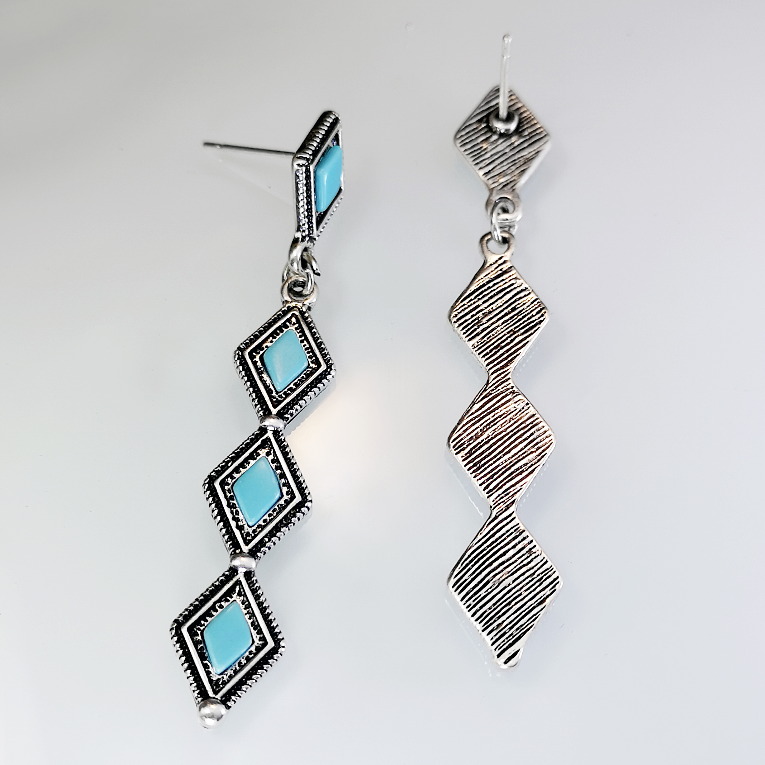 Wholesale Jewelry 1 Pair Classical Ethnic Style Rhombus Metal Turquoise Silver Plated Drop Earrings display picture 4