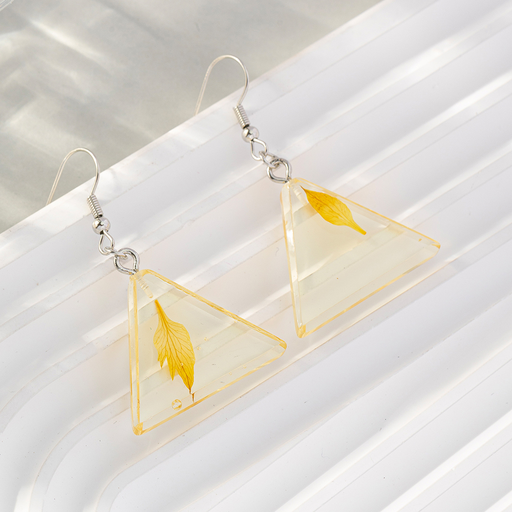 Wholesale Jewelry 1 Pair Korean Style Triangle Leaves Arylic Drop Earrings display picture 2