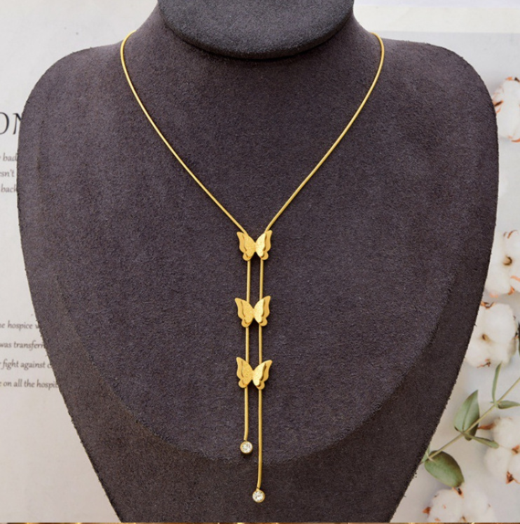 Elegant Butterfly Titanium Steel Plating Inlay Artificial Rhinestones 18k Gold Plated Pendant Necklace display picture 2