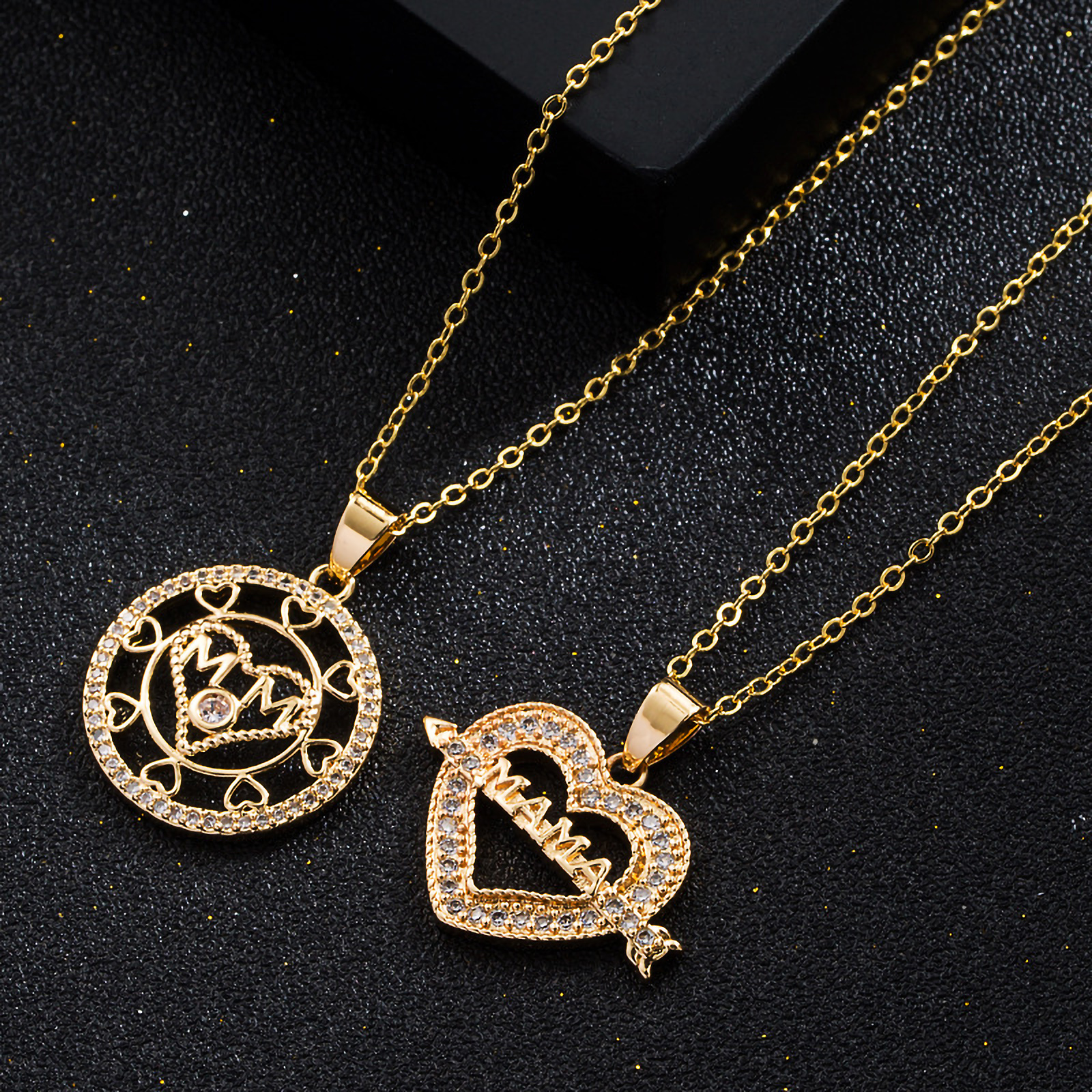 Wholesale Casual Mama Letter Heart Shape Stainless Steel Rhinestone 18k Gold Plated Zircon Pendant Necklace display picture 3