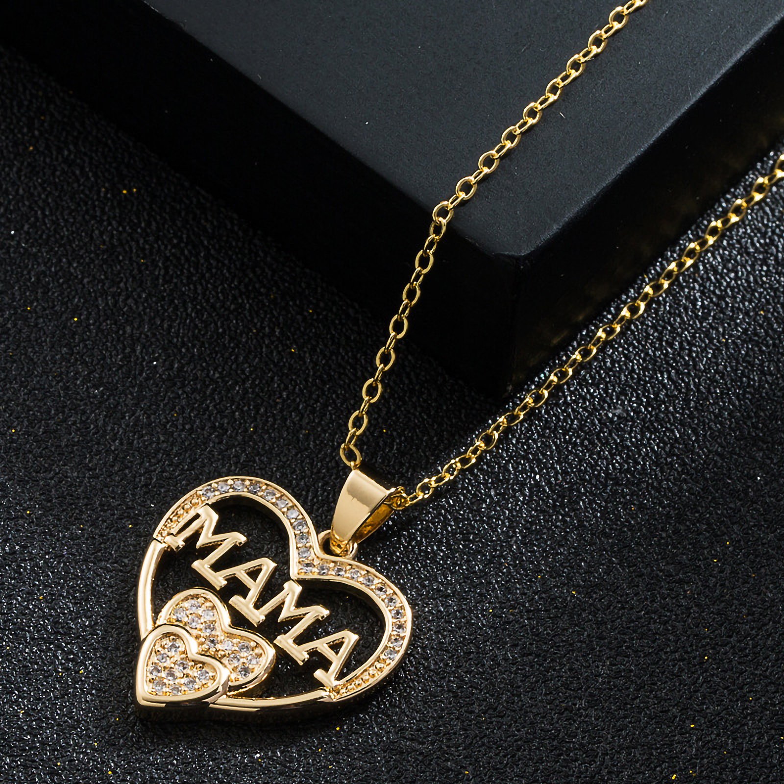 En Gros Casual Mama Lettre En Forme De Coeur En Acier Inoxydable Strass 18k Plaqué Or Zircon Pendentif Collier display picture 5