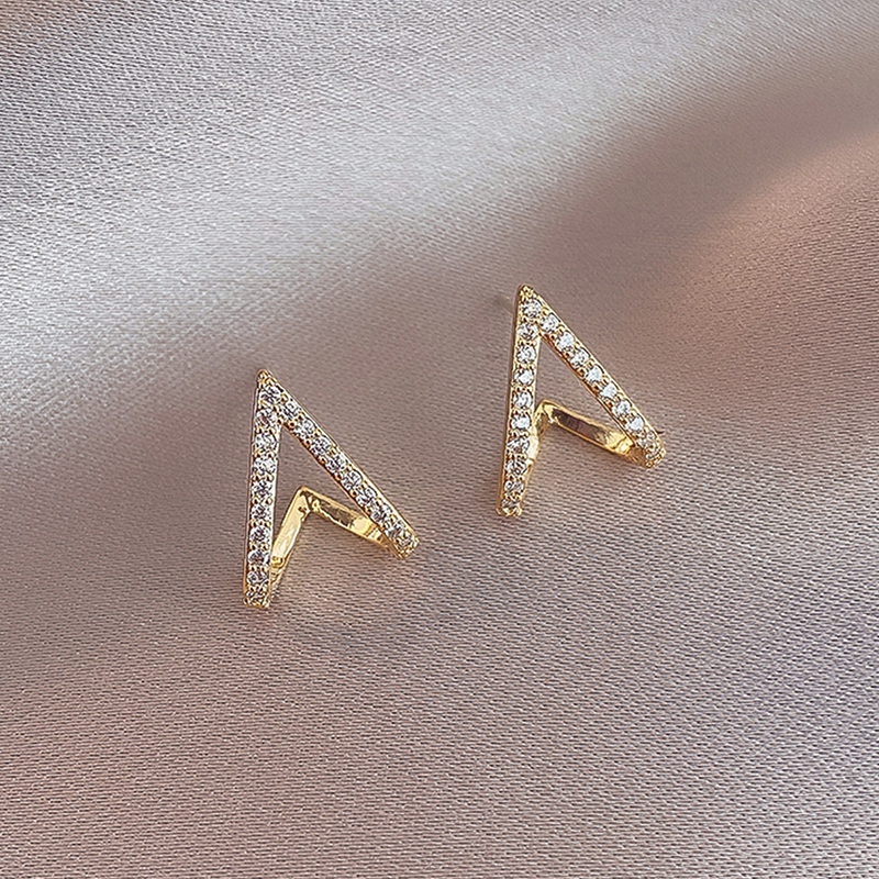 1 Pair Shiny Triangle Inlay Alloy Zircon Ear Studs display picture 1