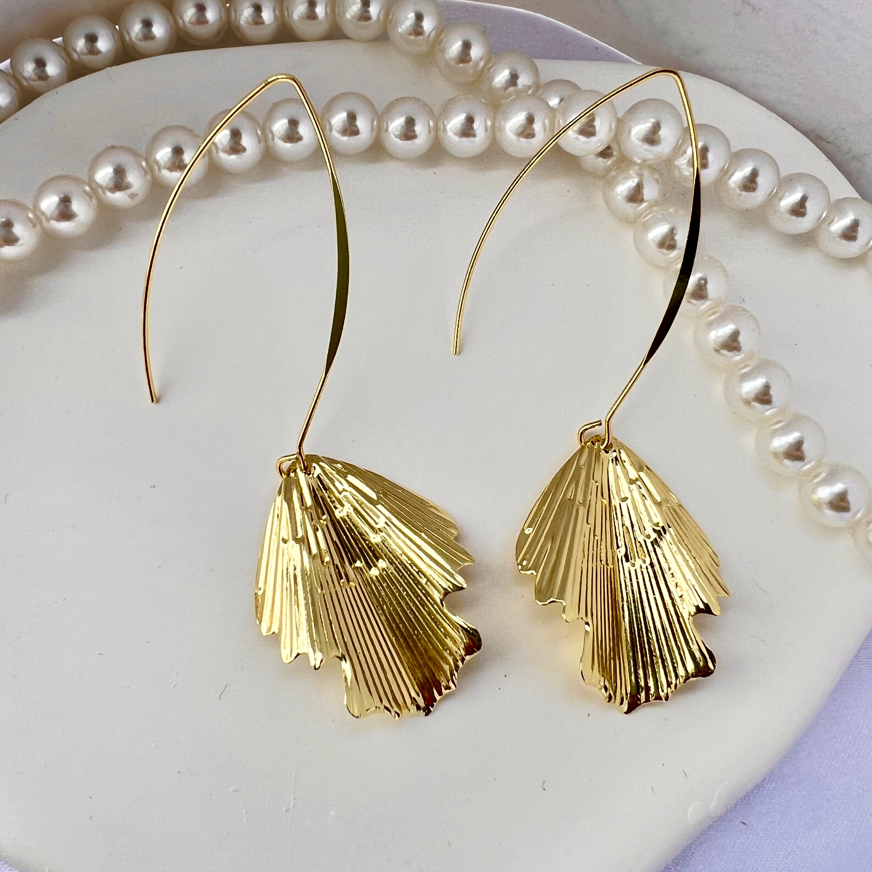 Wholesale Jewelry 1 Pair Vintage Style Ginkgo Leaf Metal Gold Plated Drop Earrings display picture 2