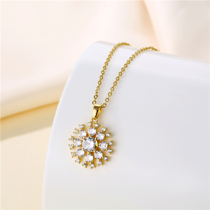 Stainless Steel Titanium Steel 18K Gold Plated Artistic Plating Inlay Geometric Circle Flower Zircon Pendant Necklace display picture 26