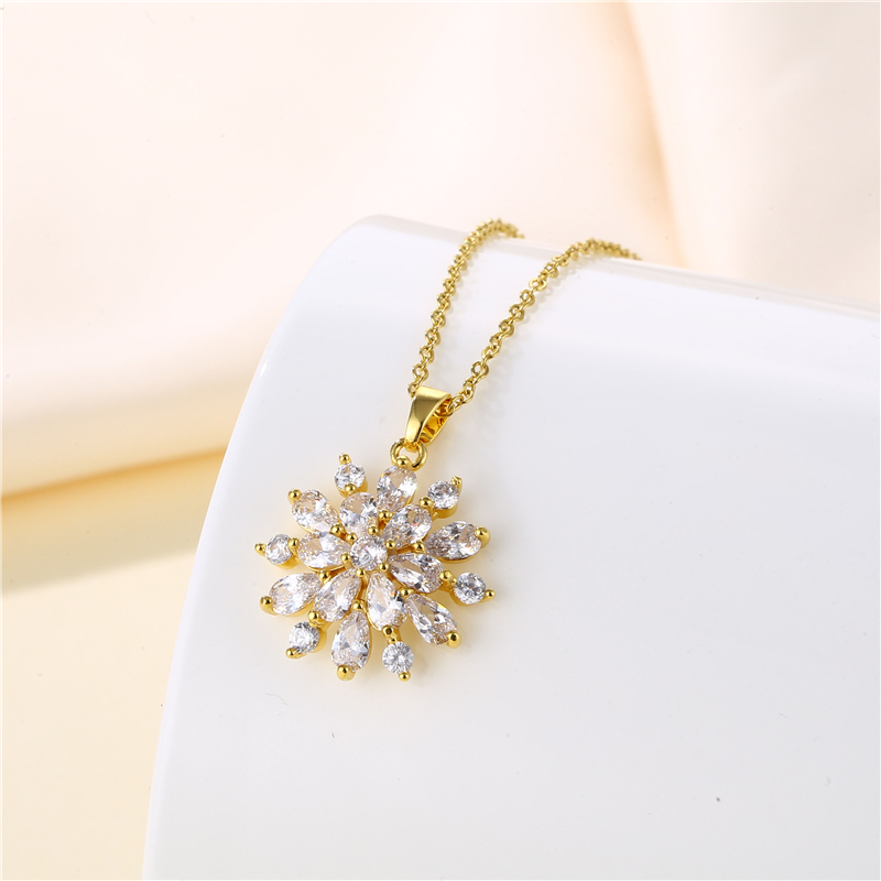 Stainless Steel Titanium Steel 18K Gold Plated Artistic Plating Inlay Geometric Circle Flower Zircon Pendant Necklace display picture 29