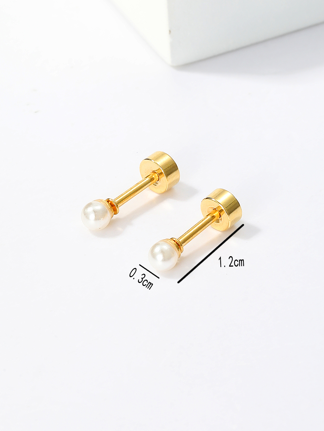 1 Paire Style Simple Rond Placage Incruster Acier Inoxydable Perles Artificielles Plaqué Or 18K Boucles D'Oreilles display picture 3
