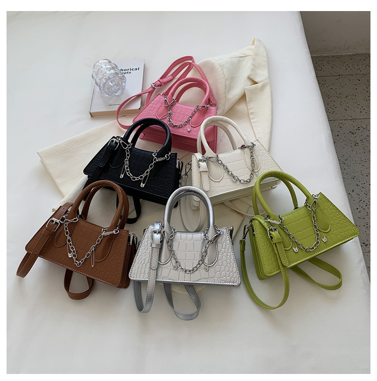 Women's All Seasons Pu Leather Solid Color Basic Square Buckle Shoulder Bag display picture 3