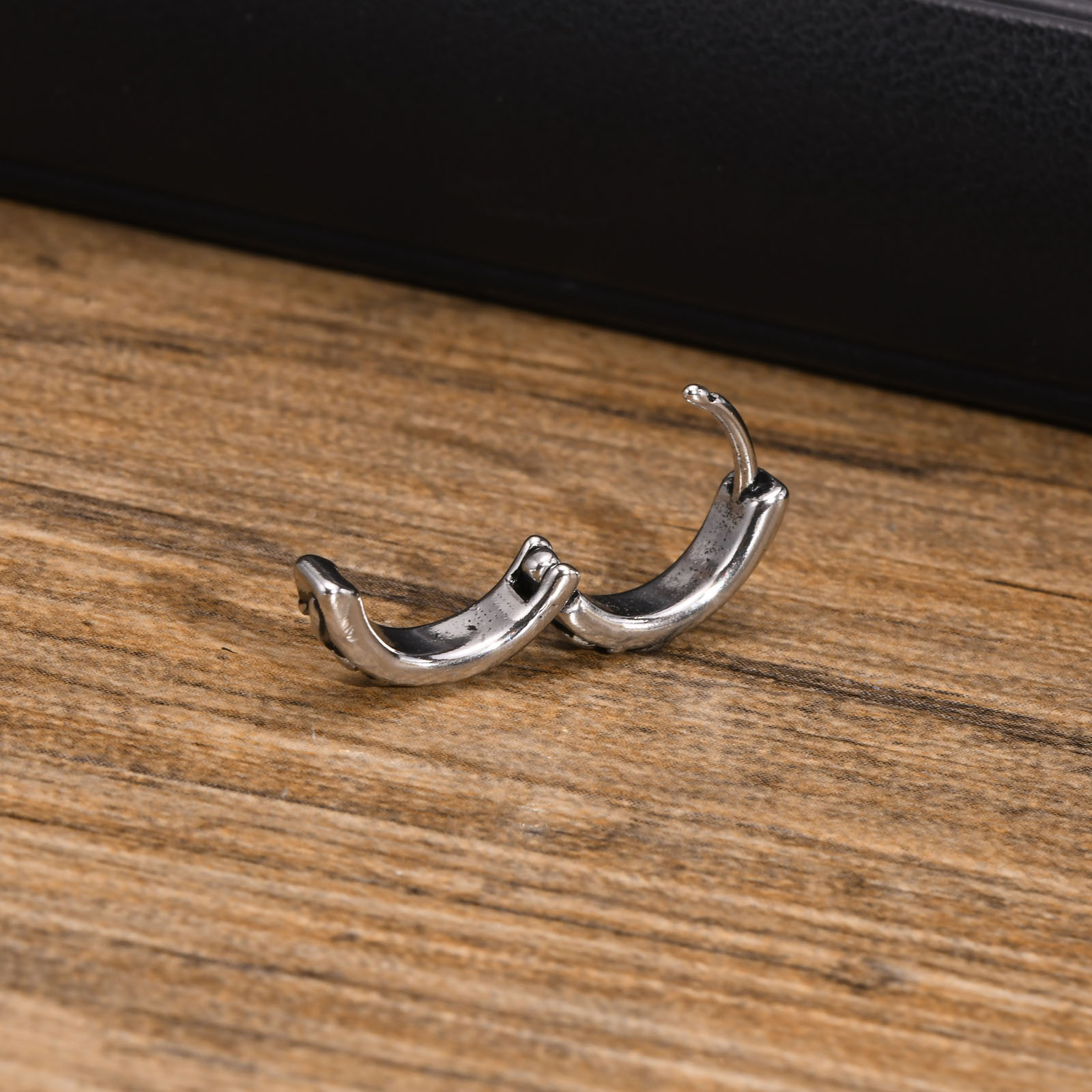 1 Piece Modern Style Animal Dragon Stainless Steel Stoving Varnish Carving Earrings display picture 3