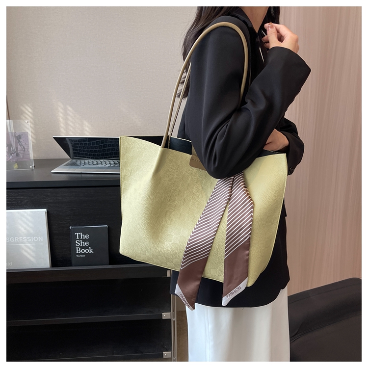 Women's All Seasons Pu Leather Solid Color Basic Ribbon Square Magnetic Buckle Tote Bag display picture 4