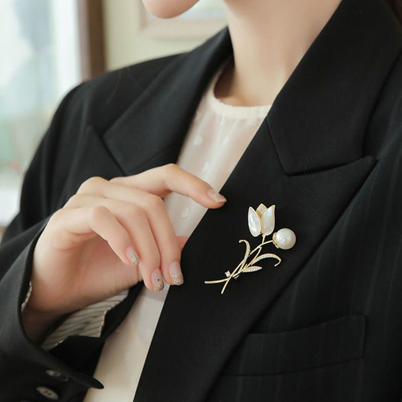 Sweet Flower Alloy Inlay Pearl Women'S Brooches display picture 2