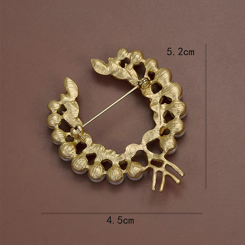 Simple Style Grain Alloy Inlay Pearl Women'S Brooches display picture 4