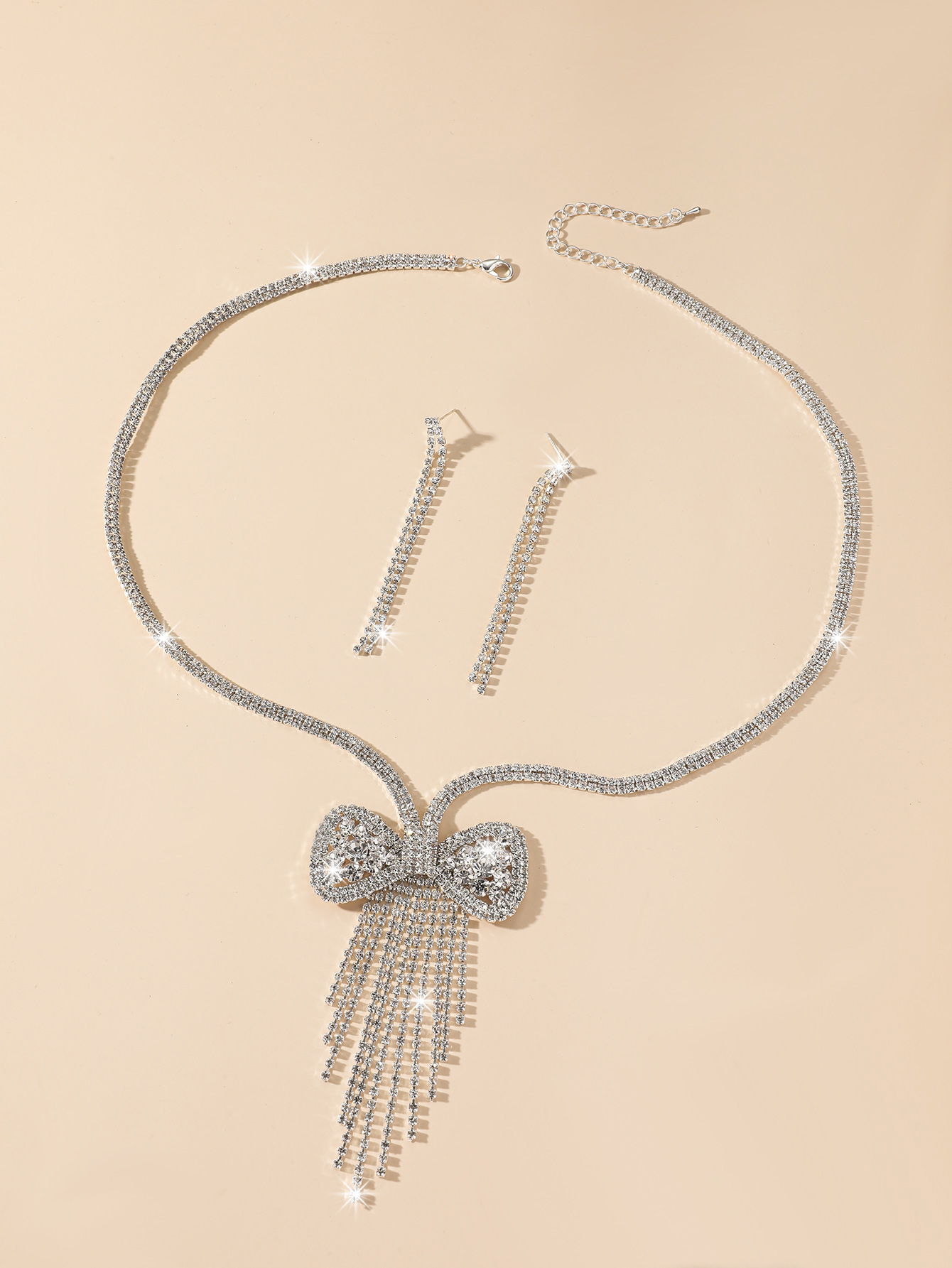 Lujoso Geométrico Metal Embutido Diamantes De Imitación Mujeres Aretes Collar display picture 7