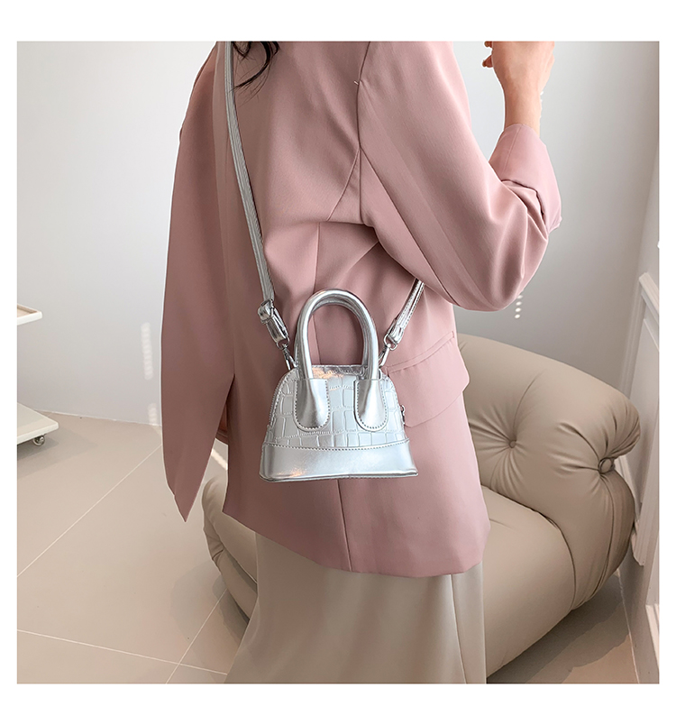 Women's All Seasons Pu Leather Solid Color Vintage Style Square Zipper Handbag display picture 8