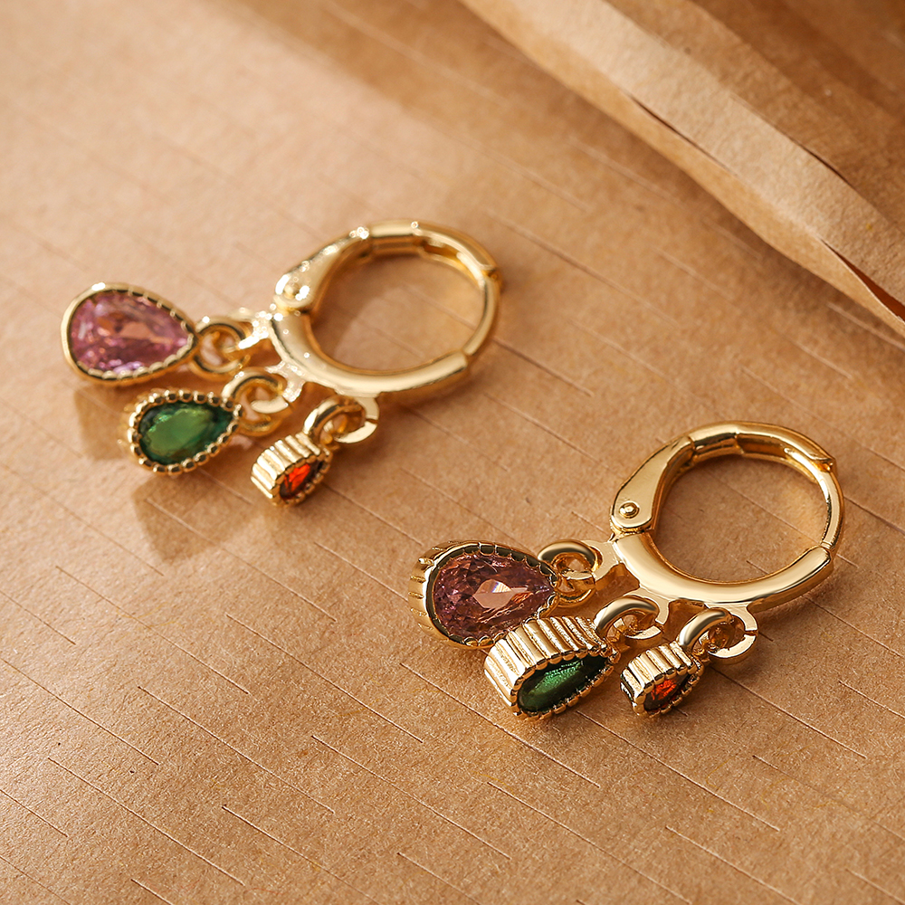 1 Pair Elegant Water Droplets Copper Inlay Zircon 18k Gold Plated Drop Earrings display picture 3