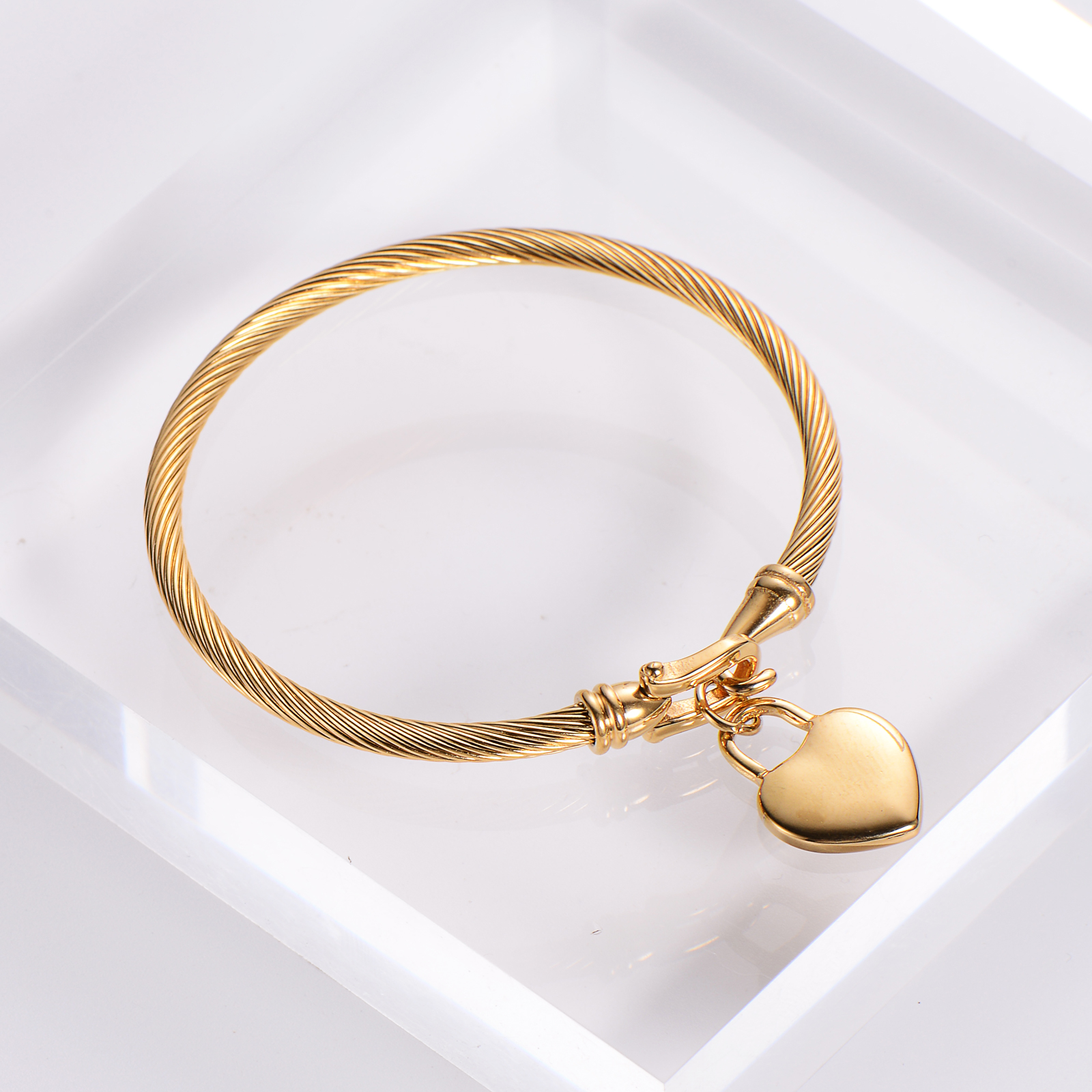 Classic Style Geometric Heart Shape Skull 304 Stainless Steel 18K Gold Plated No Inlaid Bangle In Bulk display picture 2