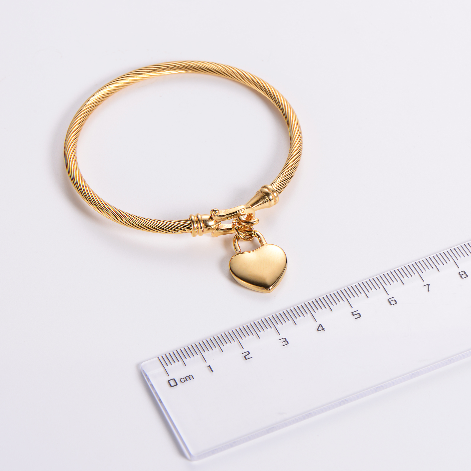 Classic Style Geometric Heart Shape Skull 304 Stainless Steel 18K Gold Plated No Inlaid Bangle In Bulk display picture 1