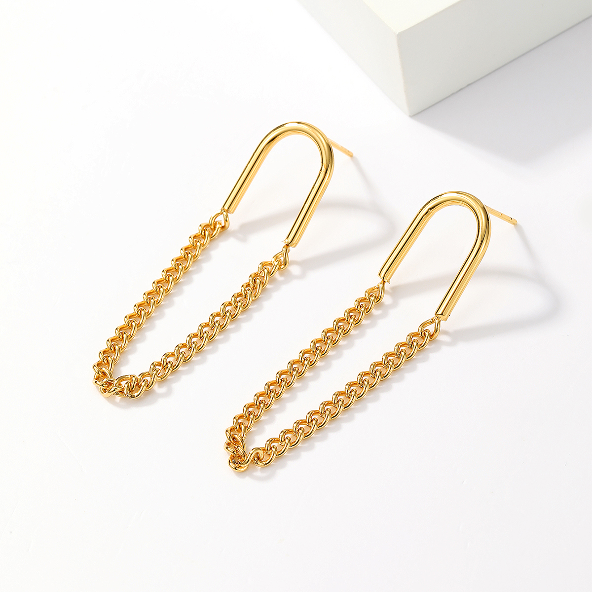 1 Pair Simple Style Tassel Solid Color Plating Chain 201 Stainless Steel 18K Gold Plated Drop Earrings display picture 5