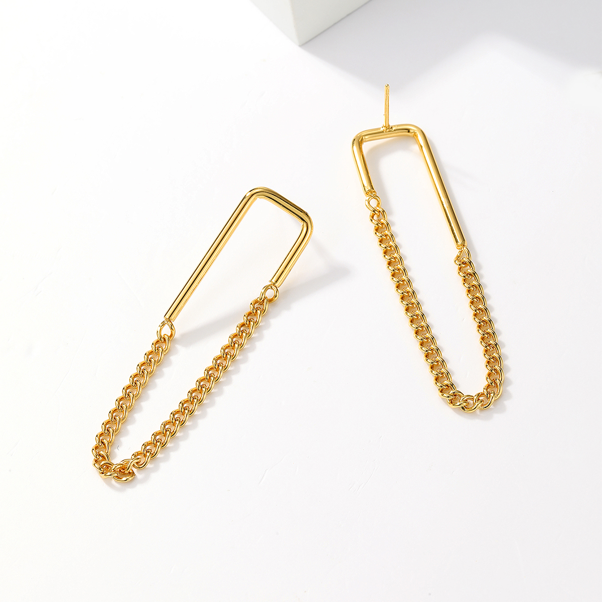 1 Pair Simple Style Tassel Solid Color Plating Chain 201 Stainless Steel 18K Gold Plated Drop Earrings display picture 2