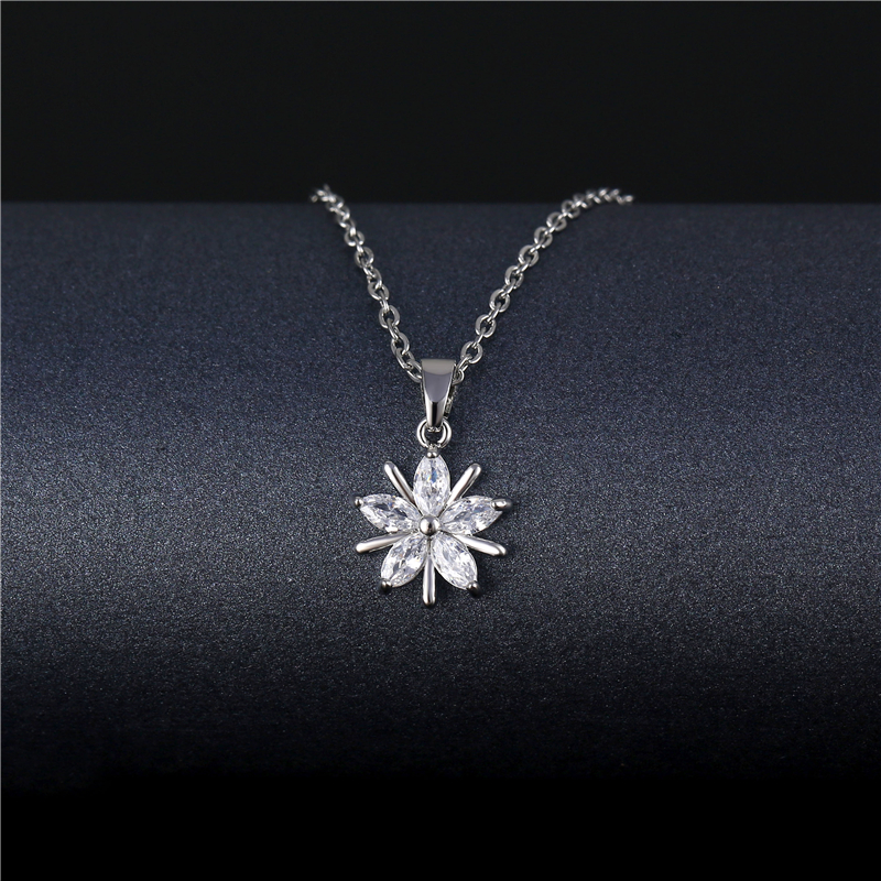 Stainless Steel Titanium Steel White Gold Plated Korean Style Plating Inlay Peacock Leaves Water Droplets Zircon Pendant Necklace display picture 24