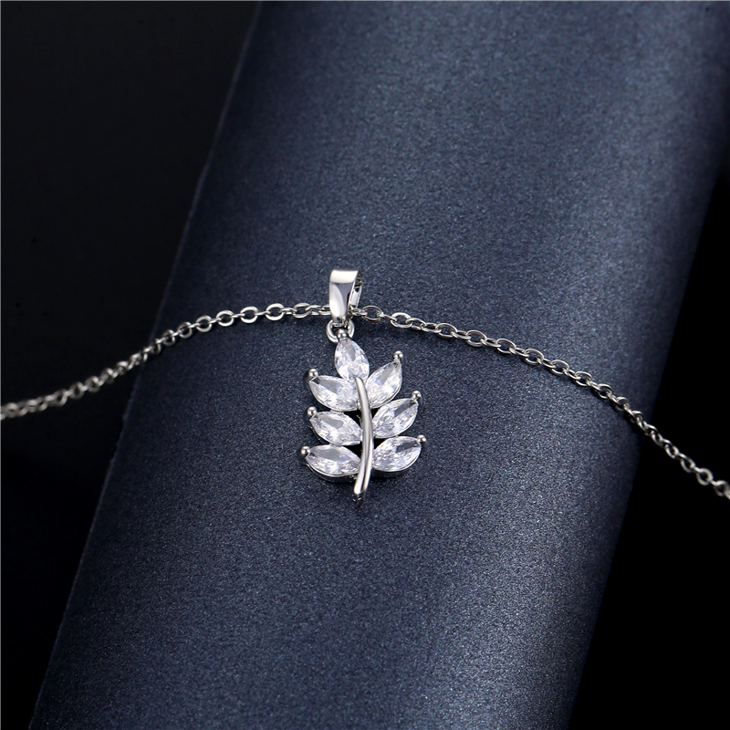 Acier Inoxydable Acier Au Titane Or Blanc Plaqué Style Coréen Placage Incruster Paon Feuilles Les Gouttelettes D'Eau Zircon Pendentif display picture 2