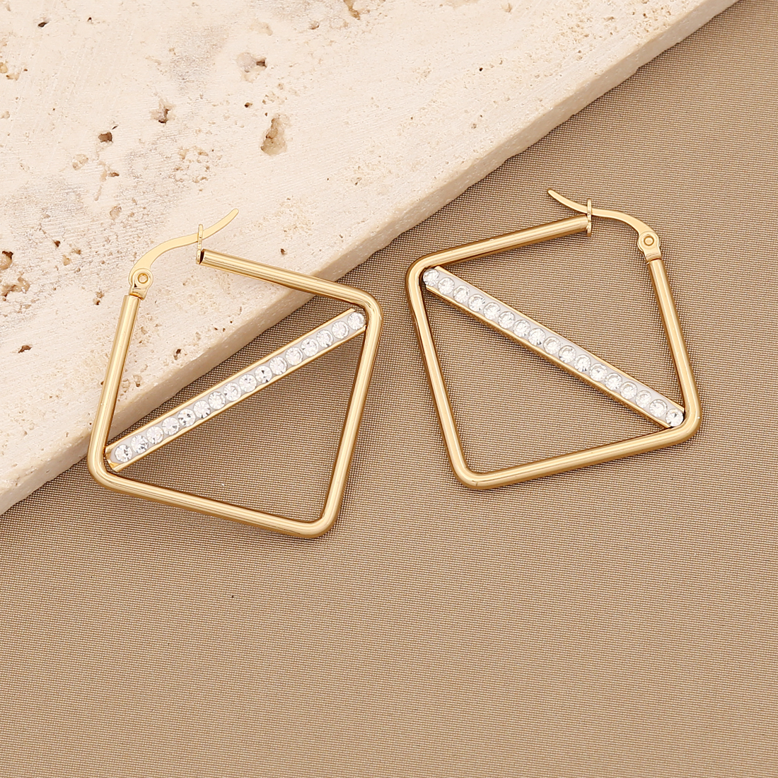 1 Pair Simple Style Triangle Star Heart Shape Stainless Steel Inlay Diamond Earrings display picture 5