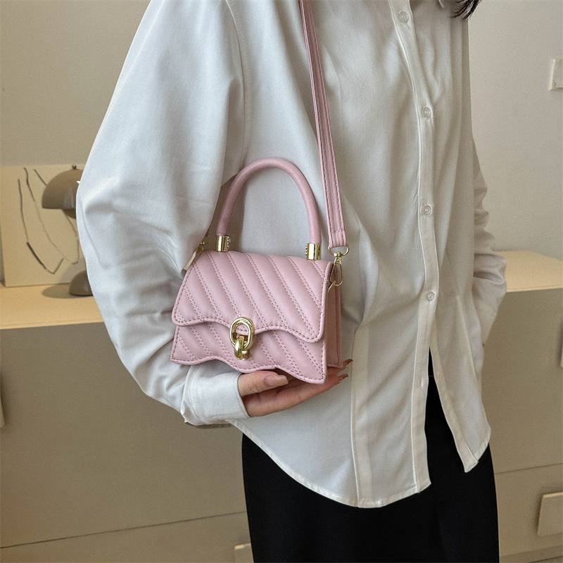 Women's Pu Leather Solid Color Elegant Square Flip Cover Shoulder Bag Handbag Crossbody Bag display picture 7