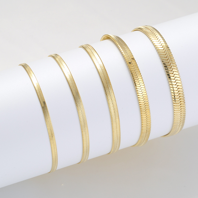 Elegant Geometric Stainless Steel Bracelets In Bulk display picture 2