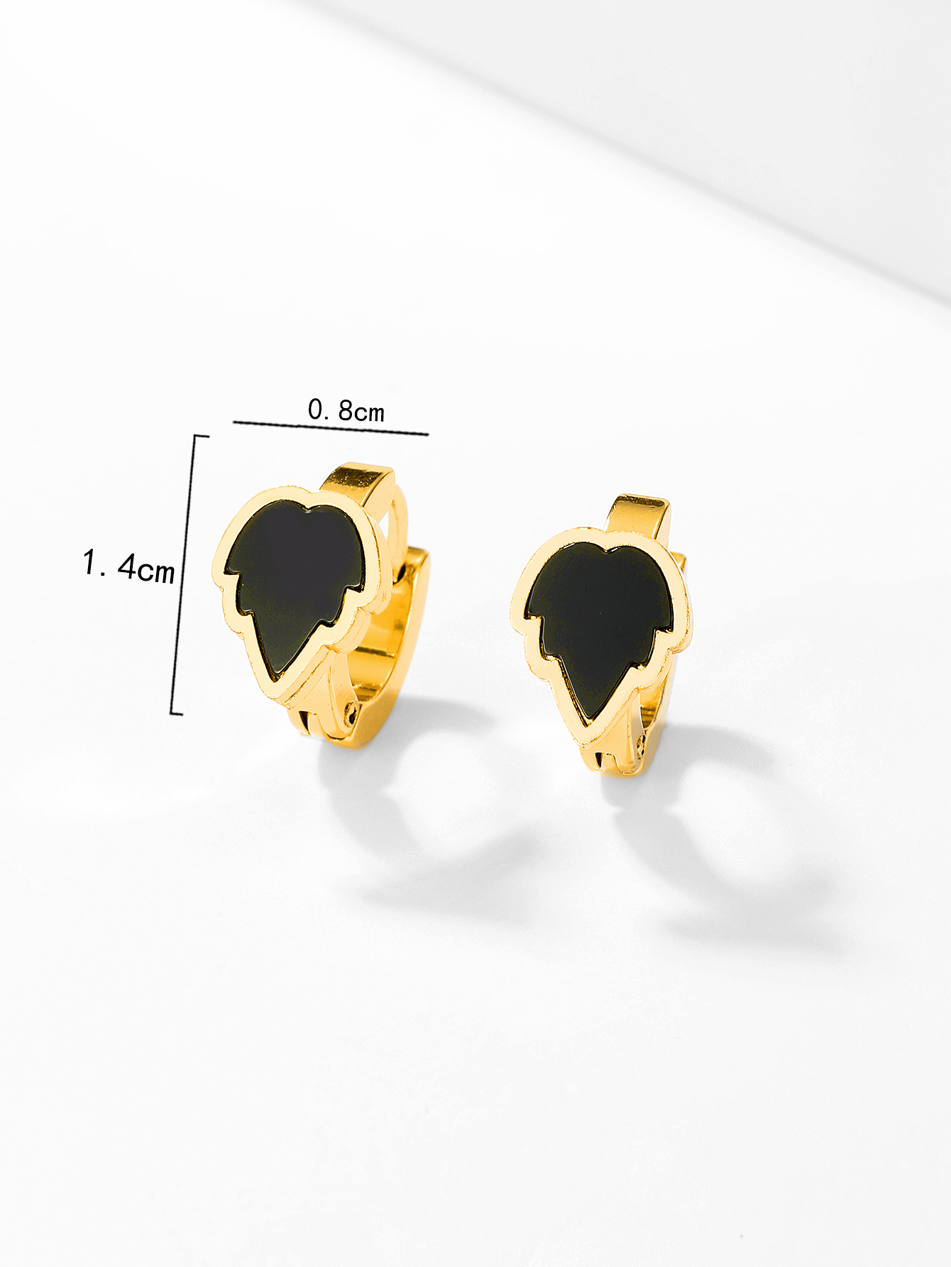 1 Pair Sweet Maple Leaf Heart Shape Butterfly Plating Inlay 201 Stainless Steel Shell 18K Gold Plated Hoop Earrings display picture 2