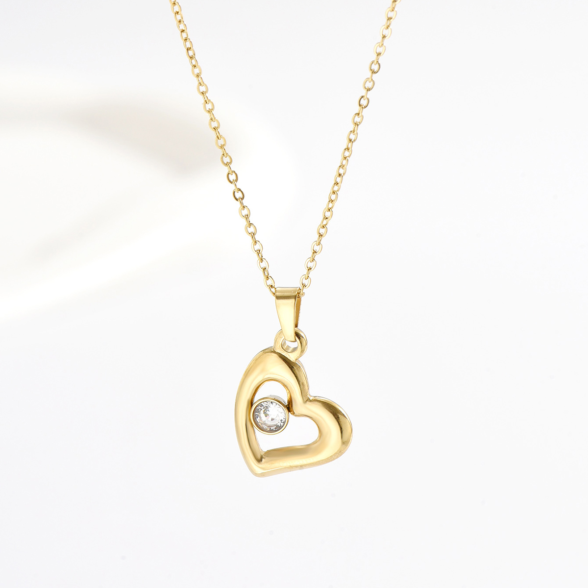Wholesale Elegant Heart Shape Stainless Steel 14k Gold Plated Artificial Rhinestones Pendant Necklace display picture 1