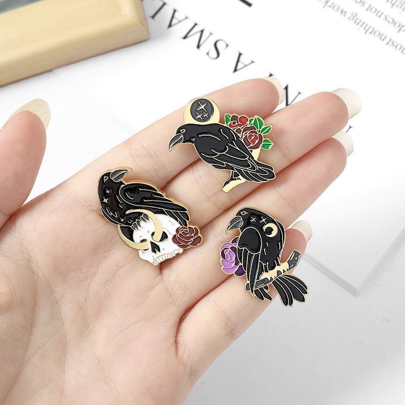 Cartoon Style Crow Bird Alloy Stamping Stoving Varnish Plating Unisex Brooches display picture 1